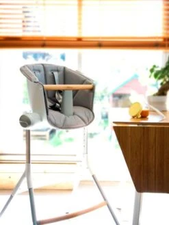 Chaise Haute évolutive BEABA Up & Down Gris - Beaba -magasin de meubles pour enfants chaise haute evolutive beaba up down 3